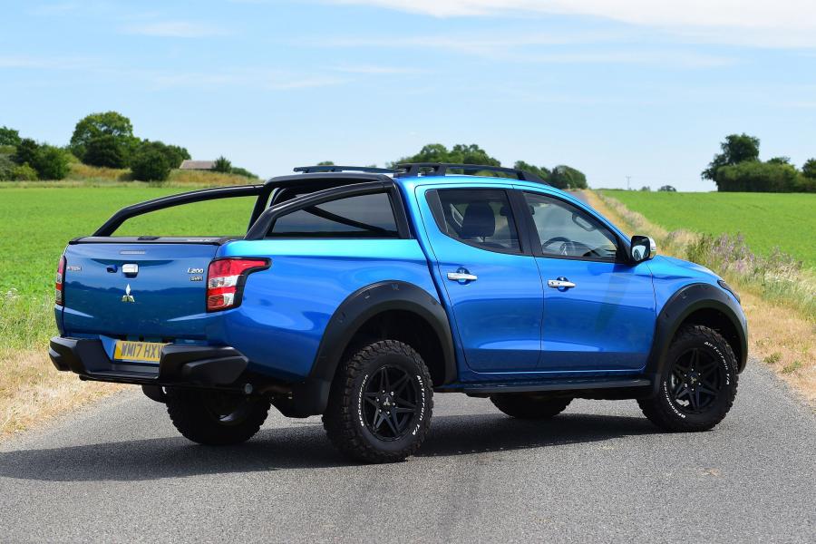  Mitsubishi L200 Barbarian SVP Double Cab 2017 года  (UK) (фото 9 из 14)